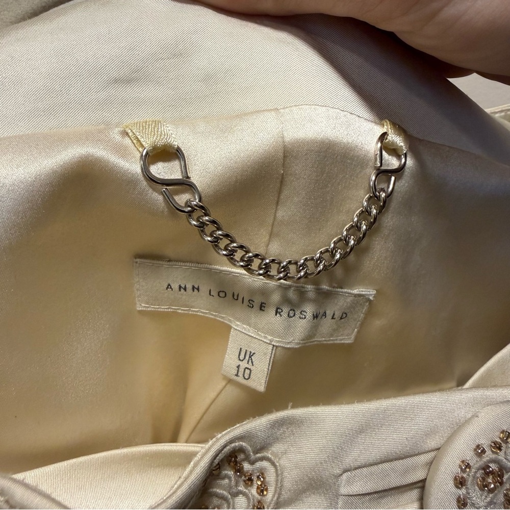 Beaded Silk Lined Caplelet Style Cropped Cream Blazer Size 6 Luxury Old Money - Picture 8 of 9